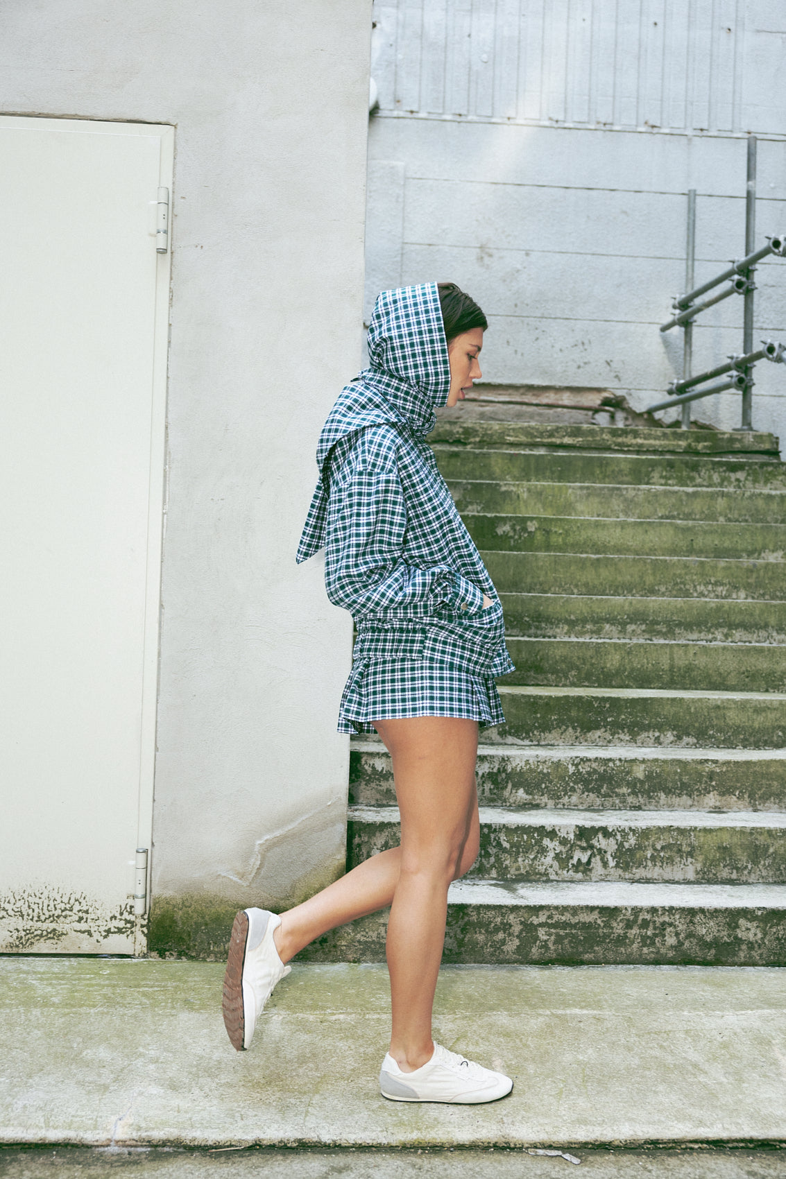 number 18 green white checkered triangular scarf in cotton