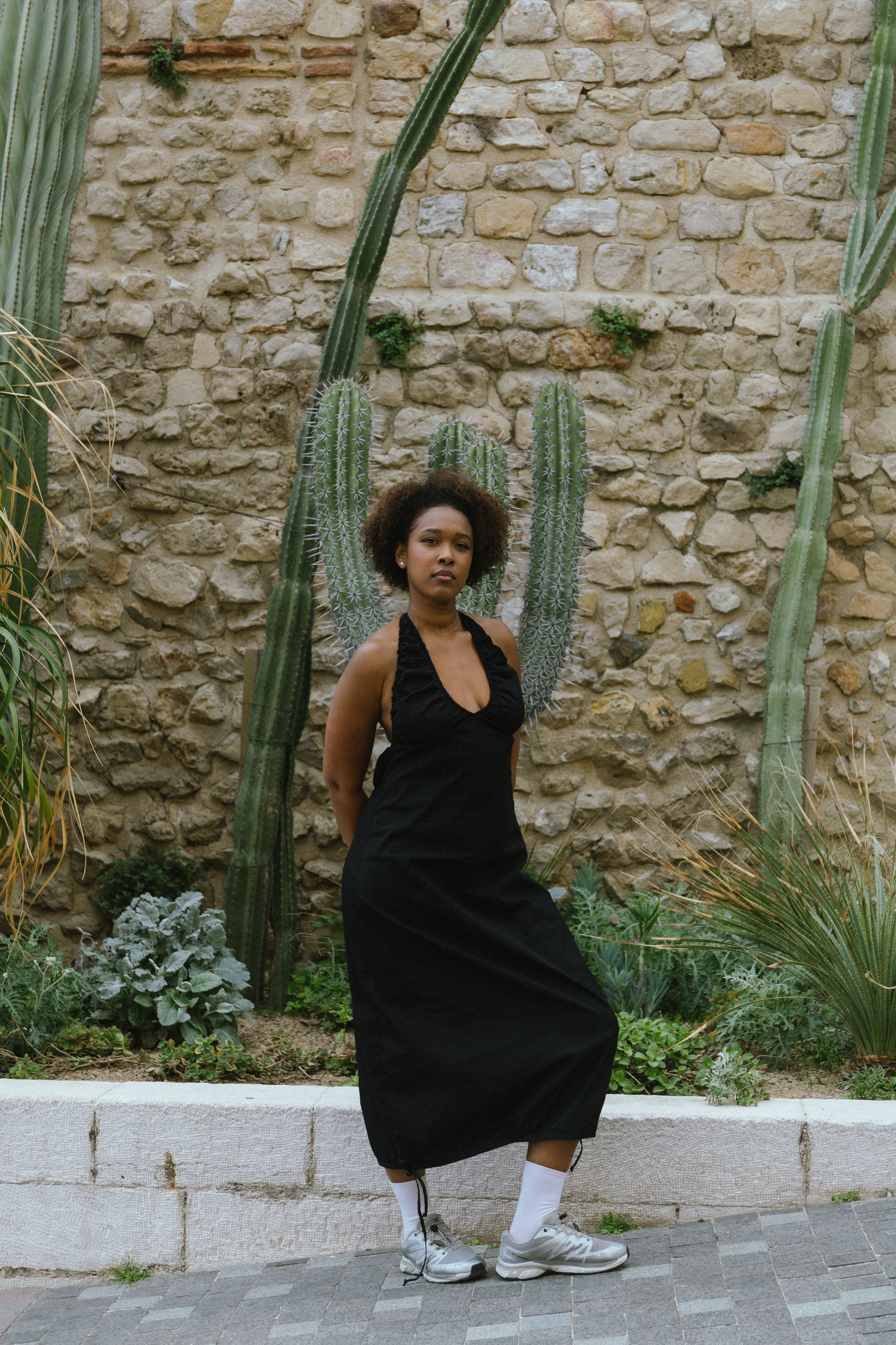 number 34 black long dress with an open back in cotton